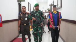 Penyidik Kejati Aceh Serahkan Tersangka dan Barang Bukti Korupsi Pengadaan Tanah Irigasi Kepada Kejari Simeulue