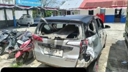 Diduga Supir Ngantuk, Dump Truck Tabrak Sigra Sedang Parkir di Meureubo