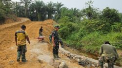 Hari ketiga TMMD KE-130 Aceh Singkil, Progres Jalan Tembus 60%, Talud 40%, Bakti TNI Juga Mulai Berjalan