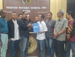 Serahkan Berkas Balon Ketua DKP PWI Aceh, Tarmilin Usman Didukung Wartawan di 18 Kabupaten/Kota