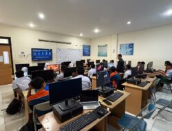 SMKN 1 Al Mubarkeya Perkuat Kompetensi Siswa melalui Program Guru Tamu Bersama Dunia Industri