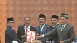 Pj Sekda Aceh Sampaikan Nota Keuangan dan Rancangan APBA 2027 dalam Rapat Paripurna DPRA